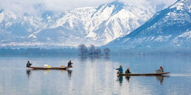 Arrival Srinagar Airport – local Sightseeing